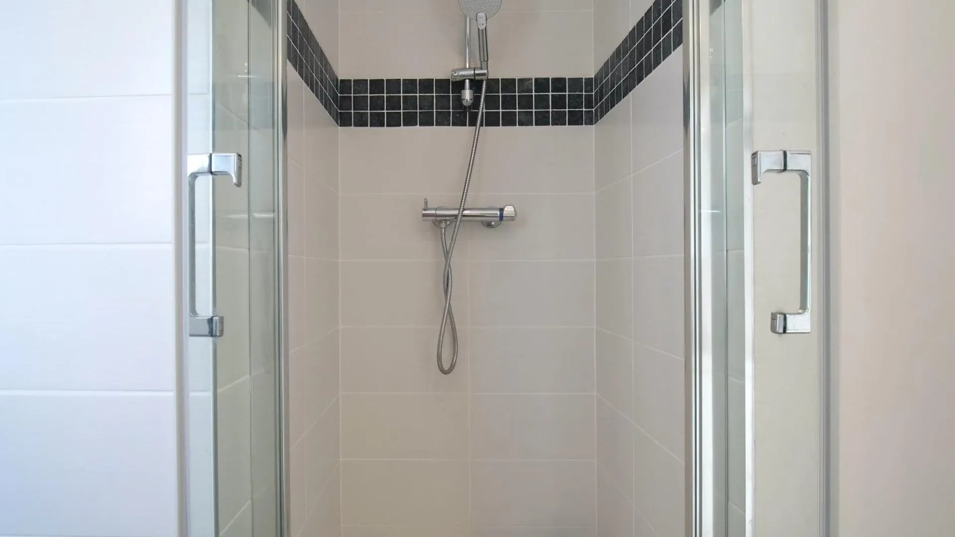 Cozy Studio - Ideal Pour Pros - Parking - Wifi 로리앙 프랑스
